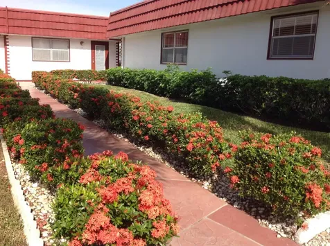98 Waterford Delray Beach FL 33446