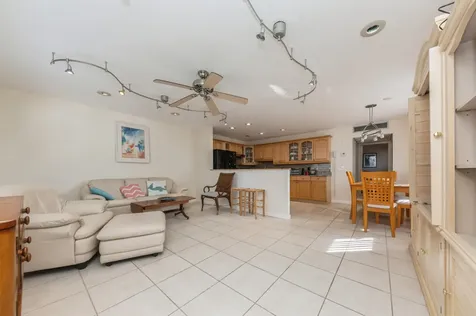 98 Waterford Delray Beach FL 33446