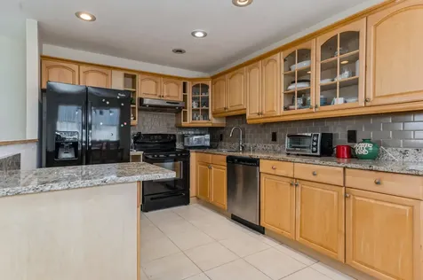 98 Waterford Delray Beach FL 33446