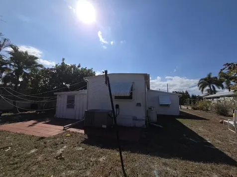 8121 Se Skylark Avenue Hobe Sound FL 33455