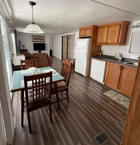 8121 Se Skylark Avenue Hobe Sound FL 33455