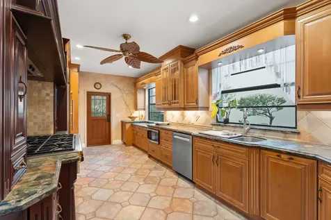 114 S Lake Drive Lantana FL 33462