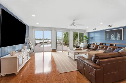 114 S Lake Drive Lantana FL 33462