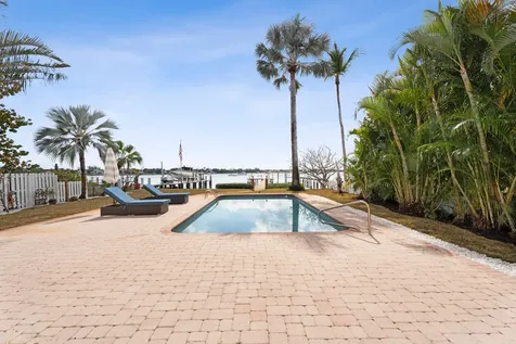 114 S Lake Drive Lantana FL 33462
