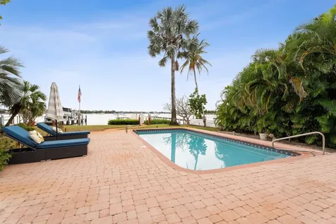 114 S Lake Drive Lantana FL 33462