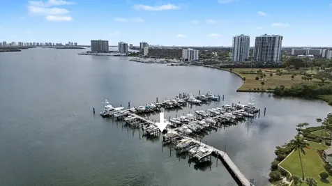 11354 Briarwood W/ 50ft Slip Place North Palm Beach FL 33408