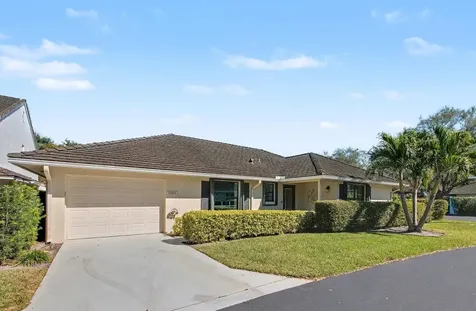 11354 Briarwood W/ 50ft Slip Place North Palm Beach FL 33408