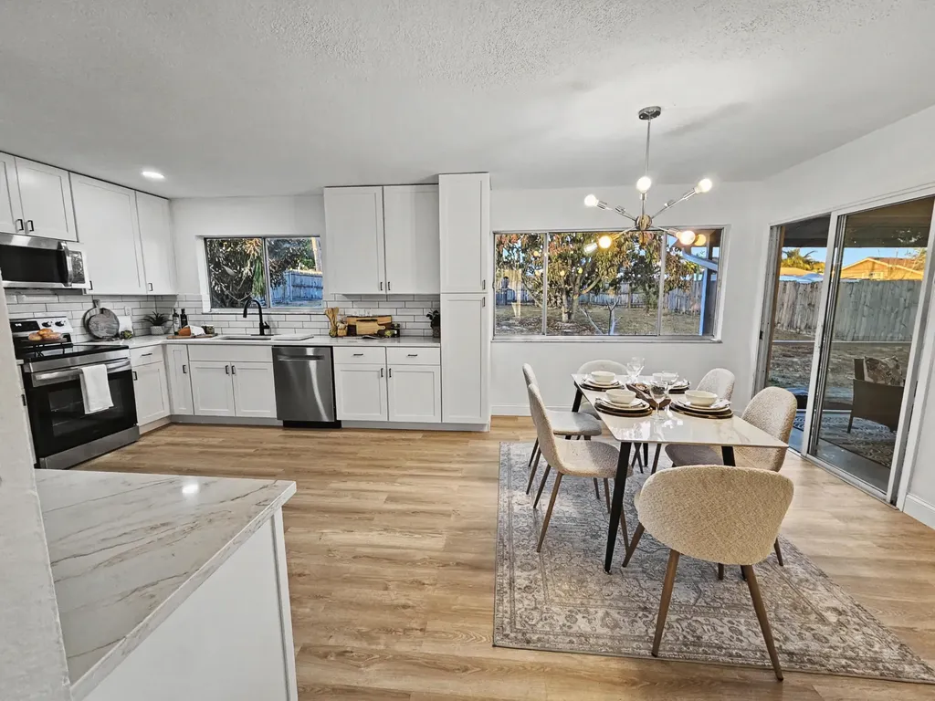 433 Se Seahouse Drive Port Saint Lucie FL 34983