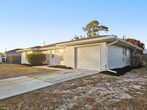 433 Se Seahouse Drive Port Saint Lucie FL 34983