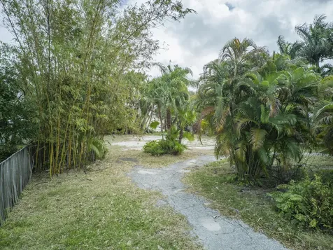 1118 S Palmway Lake Worth Beach FL 33460
