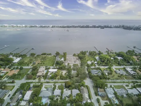 1118 S Palmway Lake Worth Beach FL 33460