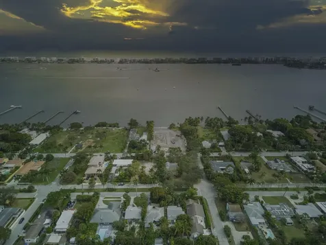 1118 S Palmway Lake Worth Beach FL 33460