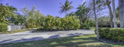 1118 S Palmway Lake Worth Beach FL 33460