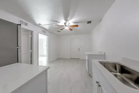 404 N 38 Street Fort Pierce FL 34947