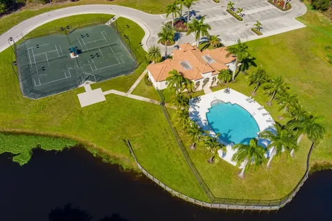 150 SE Fiore Bello Port Saint Lucie FL 34952