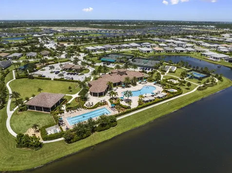 255 Se Courances Drive Port Saint Lucie FL 34984