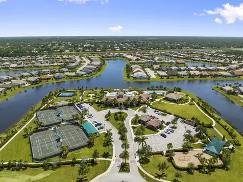 255 Se Courances Drive Port Saint Lucie FL 34984