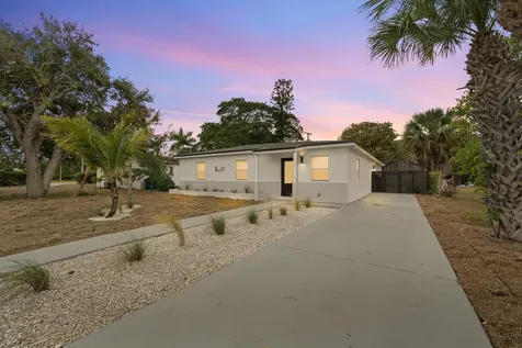 1311 Avenue H Riviera Beach FL 33404
