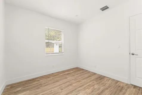 1311 Avenue H Riviera Beach FL 33404