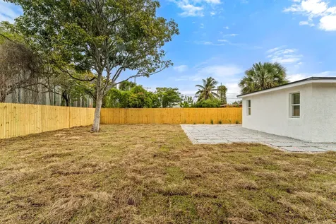 1311 Avenue H Riviera Beach FL 33404