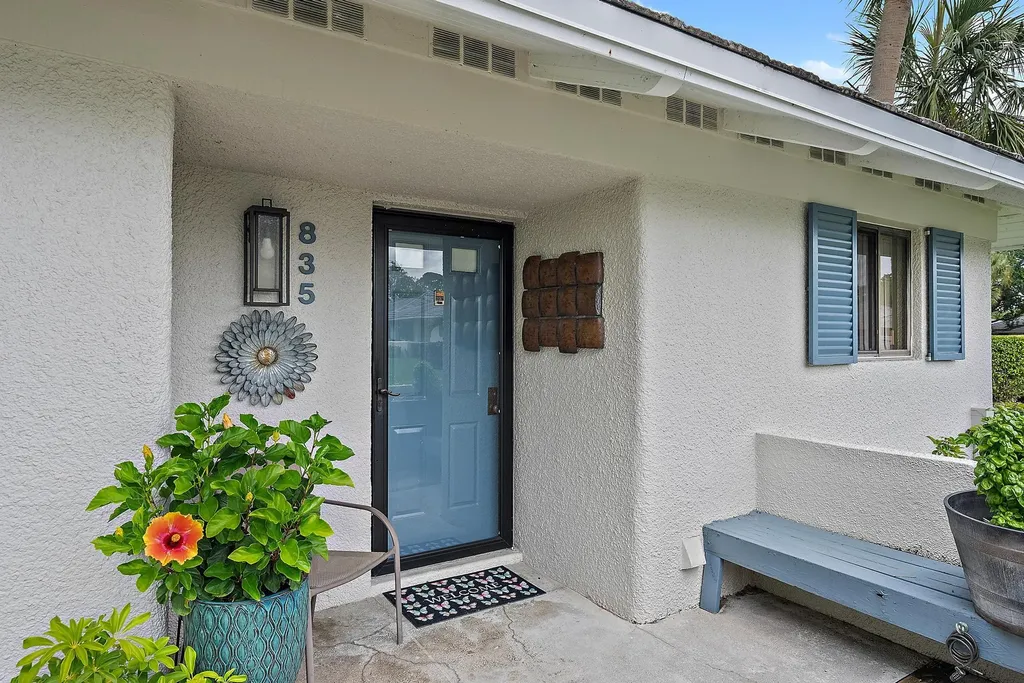 835 Club Drive Palm Beach Gardens FL 33418