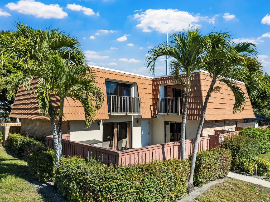 2889 Sw 11th Place Deerfield Beach FL 33442
