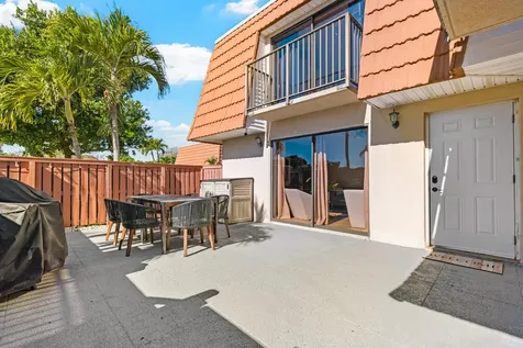 2889 Sw 11th Place Deerfield Beach FL 33442