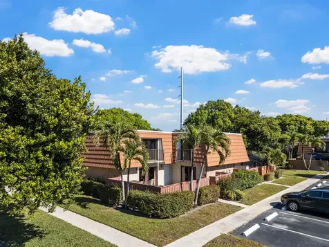 2889 Sw 11th Place Deerfield Beach FL 33442