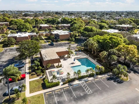 2889 Sw 11th Place Deerfield Beach FL 33442