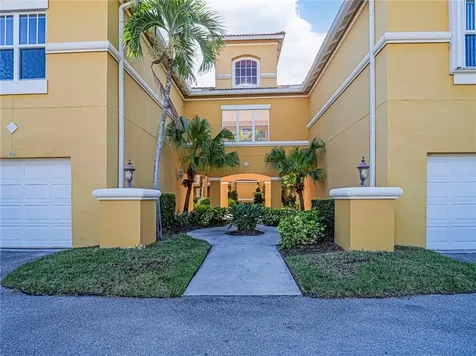 5045 Fairways Circle Vero Beach FL 32967