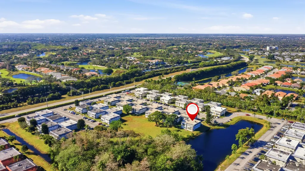 669 Saxony Delray Beach FL 33446
