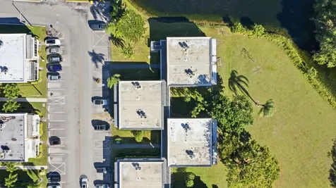 669 Saxony Delray Beach FL 33446