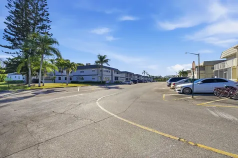 669 Saxony Delray Beach FL 33446