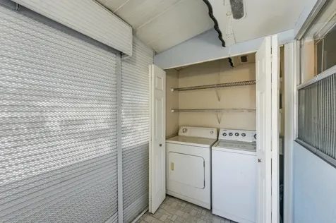669 Saxony Delray Beach FL 33446