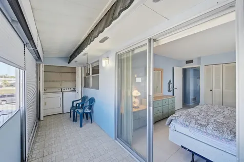 669 Saxony Delray Beach FL 33446