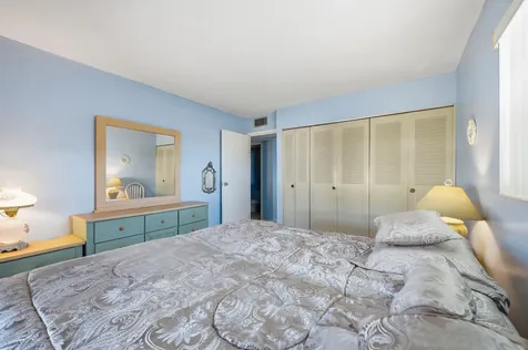 669 Saxony Delray Beach FL 33446