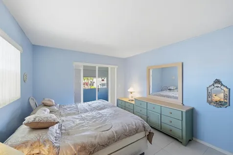 669 Saxony Delray Beach FL 33446