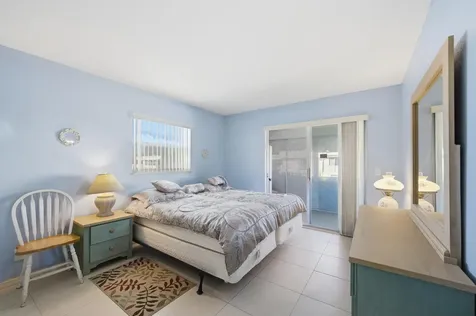669 Saxony Delray Beach FL 33446
