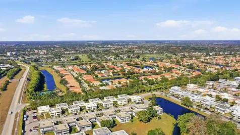 669 Saxony Delray Beach FL 33446