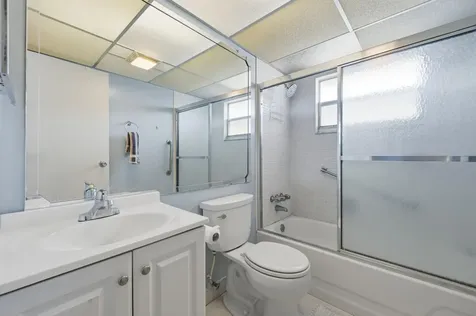 669 Saxony Delray Beach FL 33446