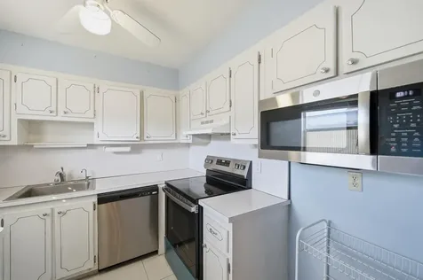 669 Saxony Delray Beach FL 33446