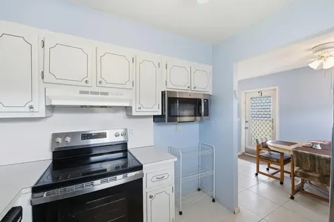 669 Saxony Delray Beach FL 33446