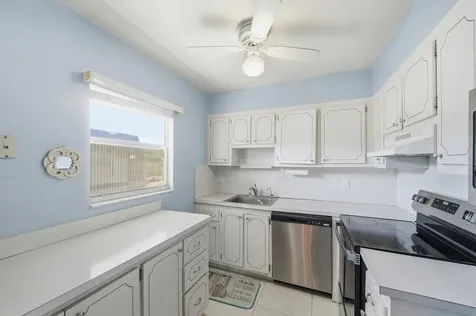 669 Saxony Delray Beach FL 33446