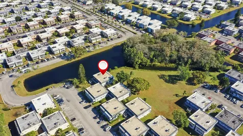 669 Saxony Delray Beach FL 33446