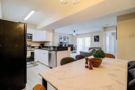450 Palm Circle Pembroke Pines FL 33025