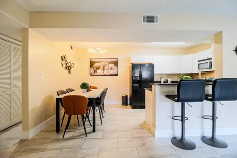 450 Palm Circle Pembroke Pines FL 33025