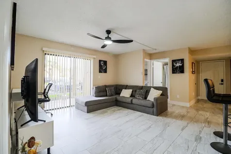 450 Palm Circle Pembroke Pines FL 33025