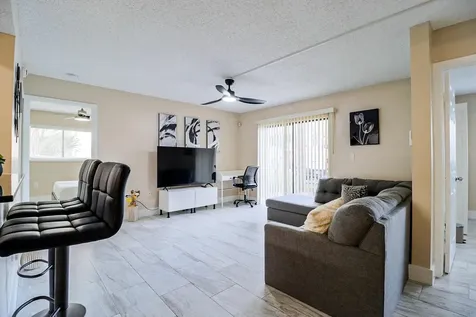 450 Palm Circle Pembroke Pines FL 33025