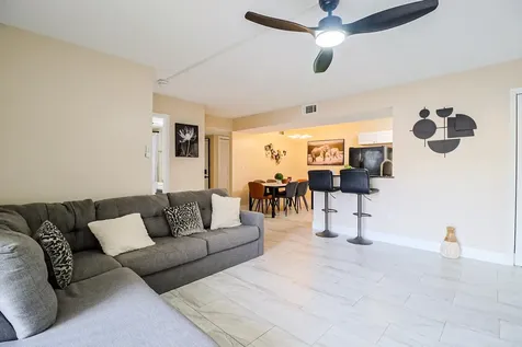 450 Palm Circle Pembroke Pines FL 33025