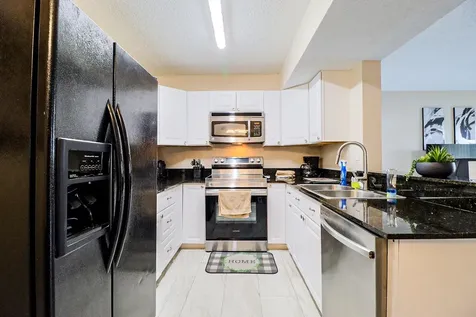 450 Palm Circle Pembroke Pines FL 33025